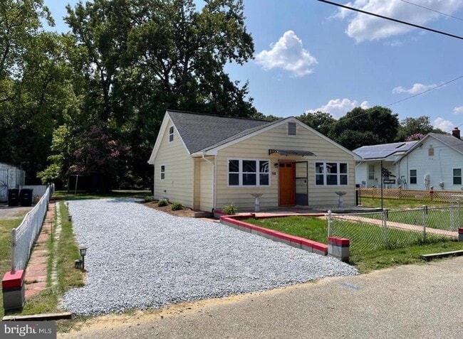 Building Photo - 2811 Lime St