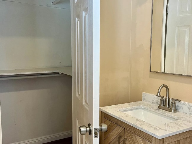 Building Photo - 8246 Beeman Ave