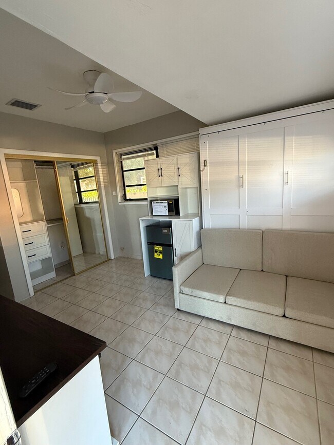 Photo - 1060 SW 36th Ct (Miami, FL) Apartment
