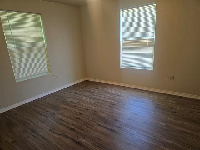Foto del edificio - 217 E 3rd St