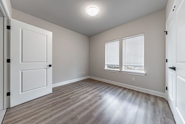 Building Photo - 182 Excelsior Ave