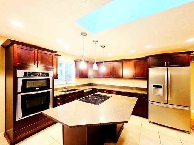 Foto del edificio - Large 4 Bed, 2 Bath in Desirable East Wena...