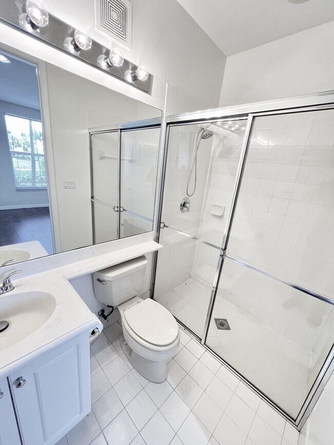 Building Photo - 1284 Piazza Antinori