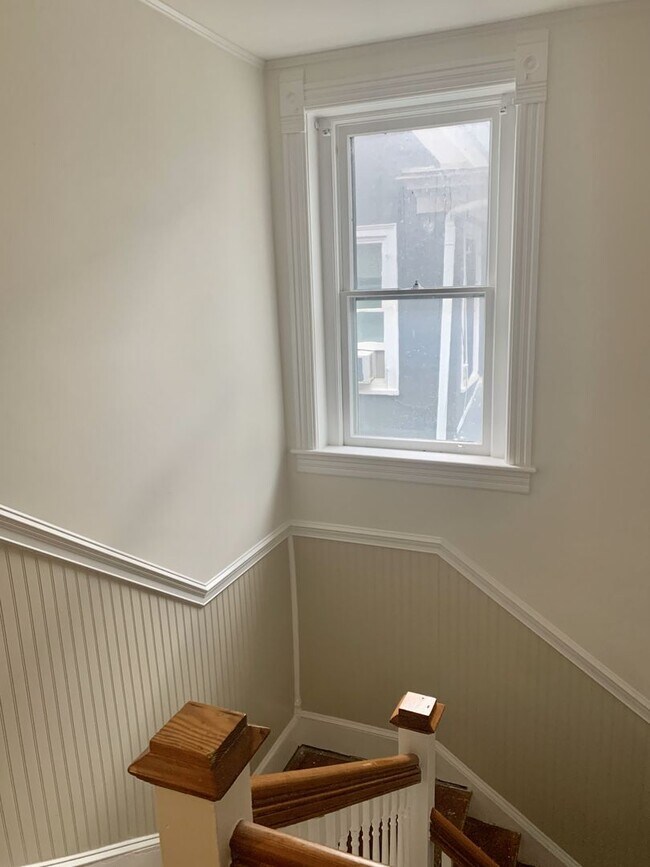 Building Photo - 402 S Loudoun St