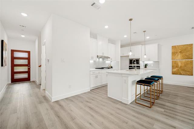 Foto del edificio - 5609 Woodlands Dr