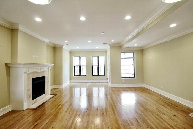 Foto del edificio - 5528 S Indiana Ave