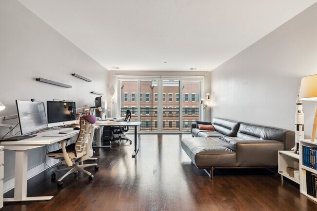 Foto del edificio - 600 S 24th St