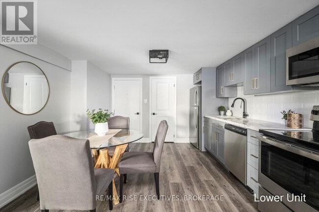 Building Photo - 34 Ruskin St