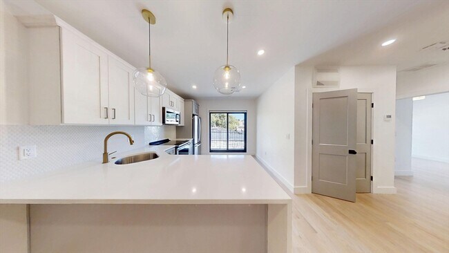 Foto del edificio - 52 Withington St