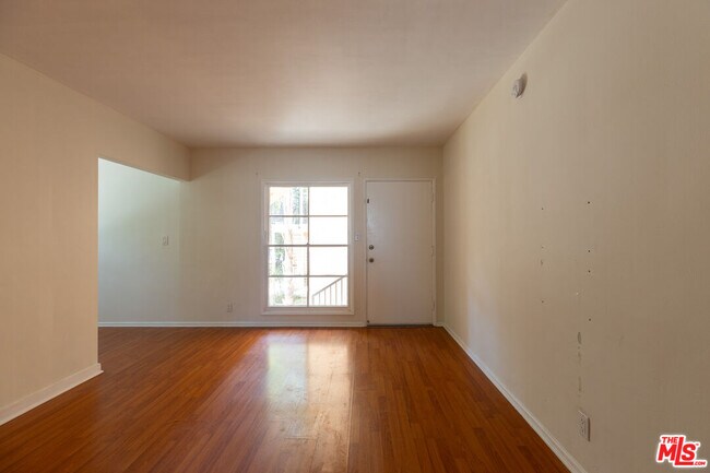 Foto del edificio - 1316 1/4 S Barrington Ave-1316