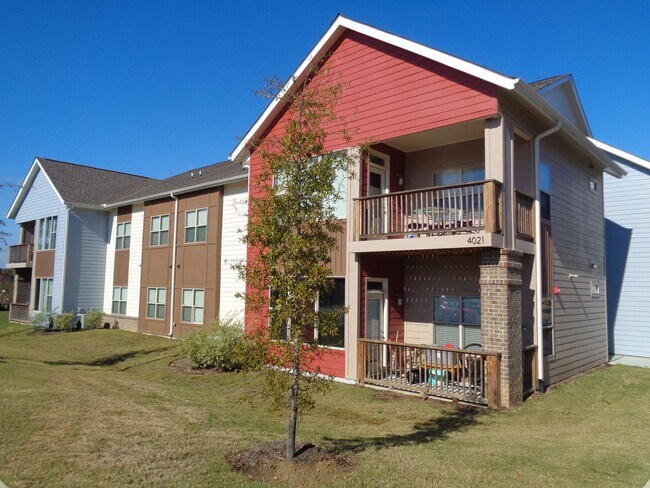 Building Photo - 4021 Blackstone Dr