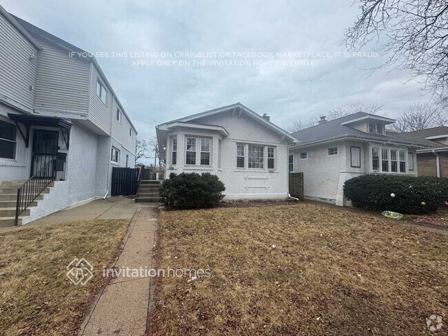 Building Photo - 6209 N Maplewood Ave