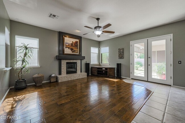 Building Photo - Gorgeous fully upgraded single level 4 bed home with private pool in North Peoria