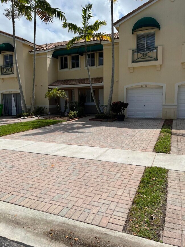 Foto del edificio - 11386 NW 33rd St