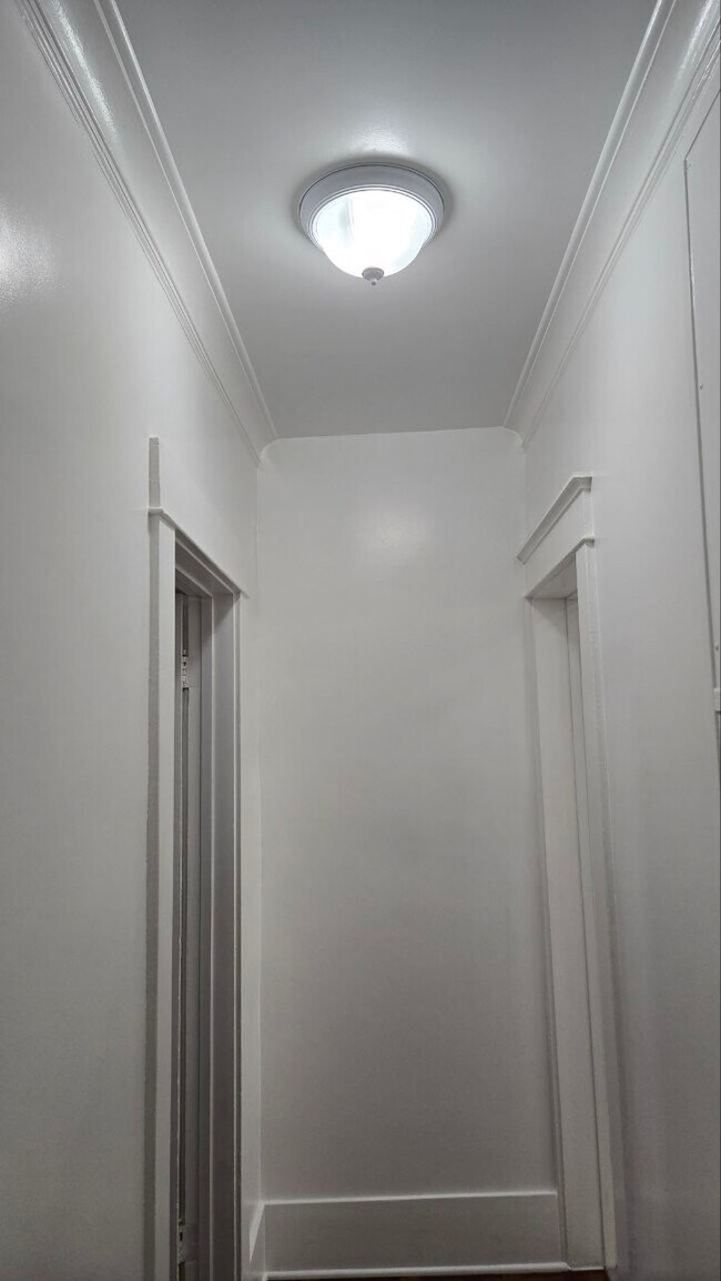 Foto del edificio - 1039-1045 3/4 S Bonnie Brae St