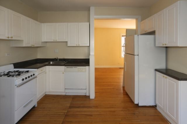 Building Photo - 3727.5 N Pine Grove Ave
