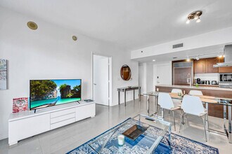 Building Photo - 485 Brickell Ave