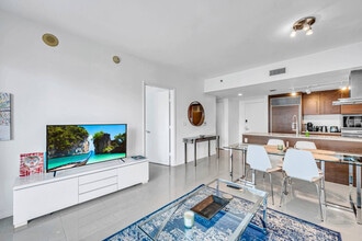 Building Photo - 485 Brickell Ave