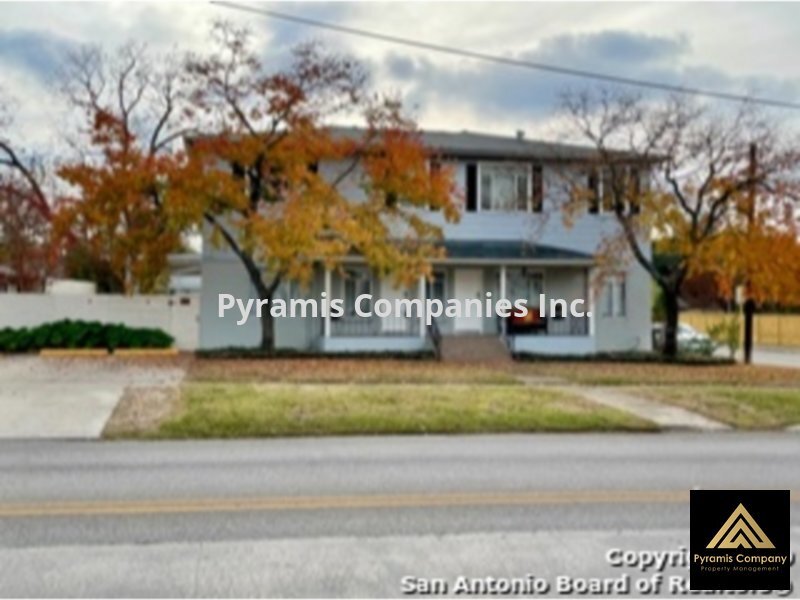Primary Photo - 1040 W Woodlawn Ave