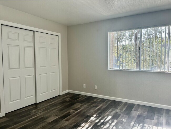 Foto del edificio - 1553 W Mercer Ln