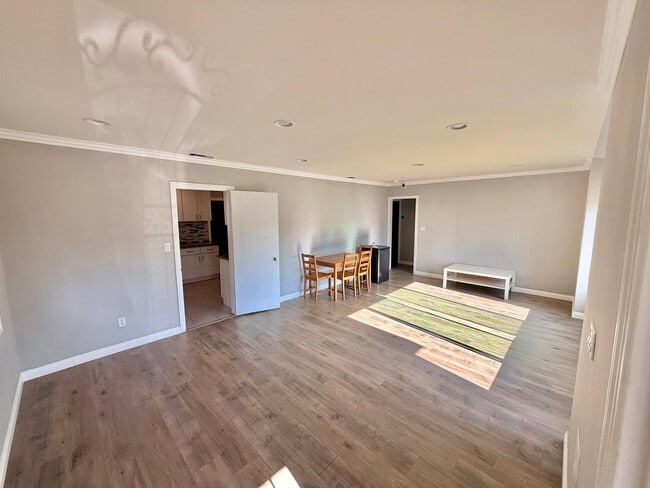 Building Photo - 5656 Garypark Ave