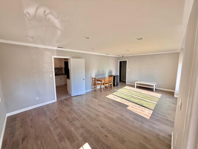 Foto del edificio - 5656 Garypark Ave