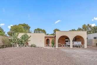 Building Photo - 3534 N Palmer Dr