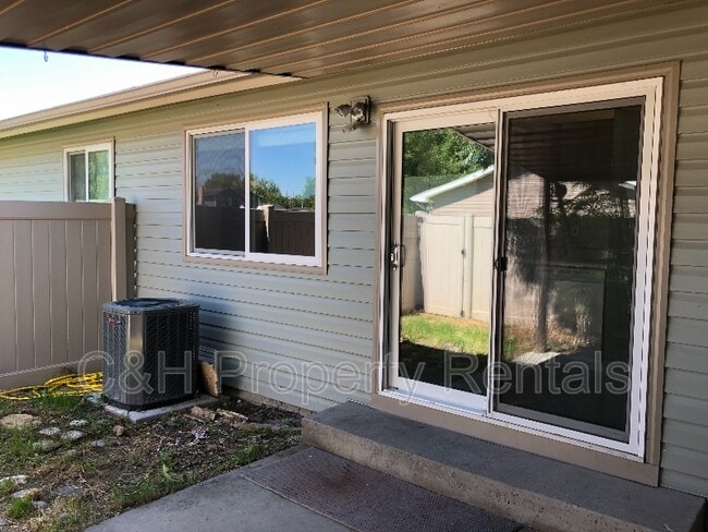 Foto del edificio - 1507 Elaine St