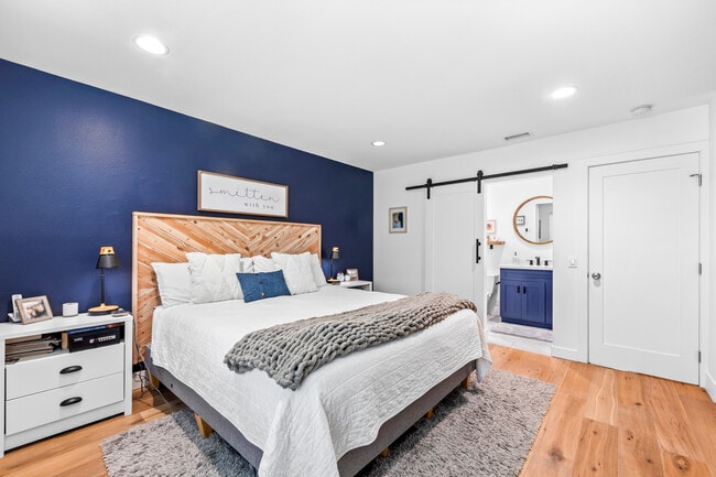 Building Photo - 6522 Farinella Dr