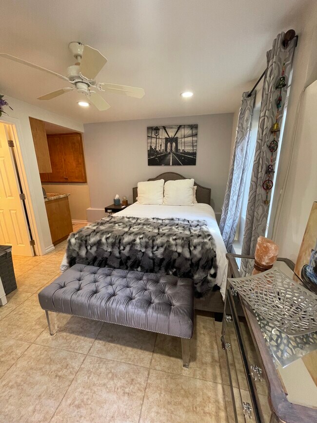 4968 Calderon Rd, Woodland Hills, CA 91364 House Rental in Woodland