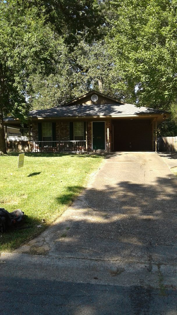 Building Photo - NICE BRICK HOME IN SOUTHERN HILLS PARK