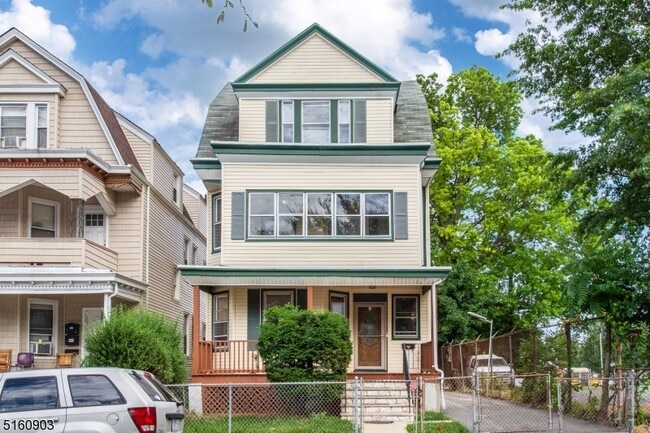 Foto del edificio - 184 Hollywood Ave