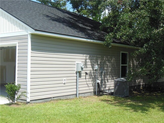 Building Photo - 226 Saddle Brooke Trace