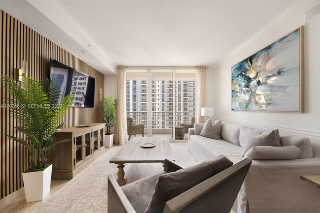 Building Photo - 801 Brickell Key Blvd
