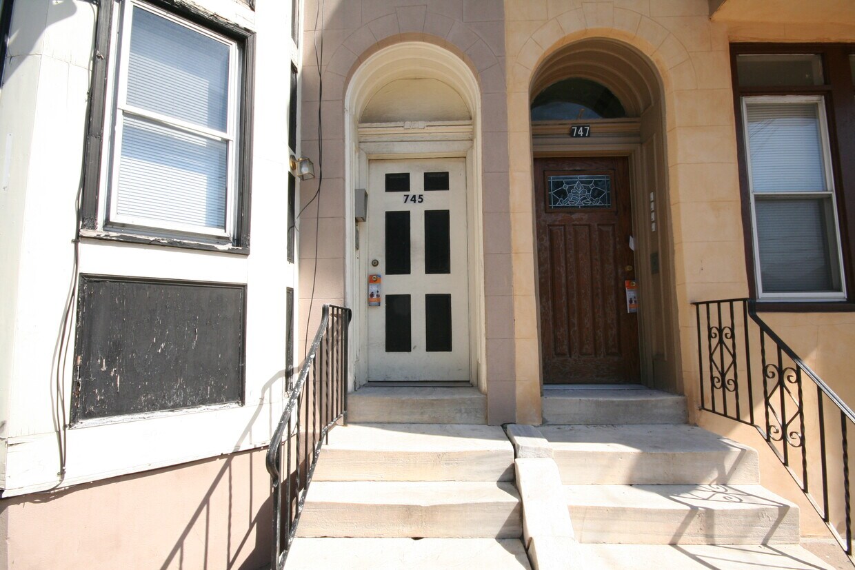 Primary Photo - 745 S 22nd St