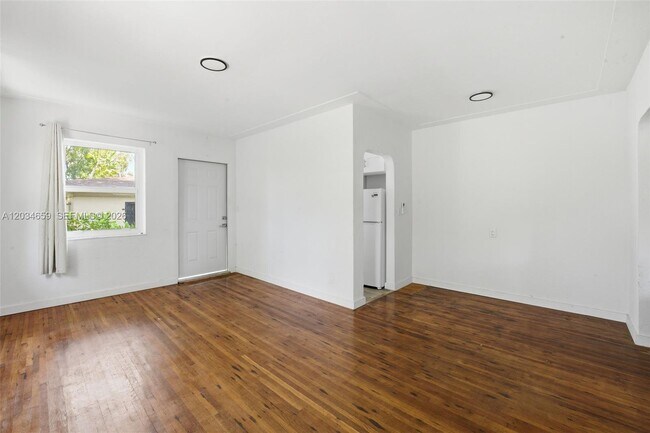 Foto del edificio - 101 NW 74th St