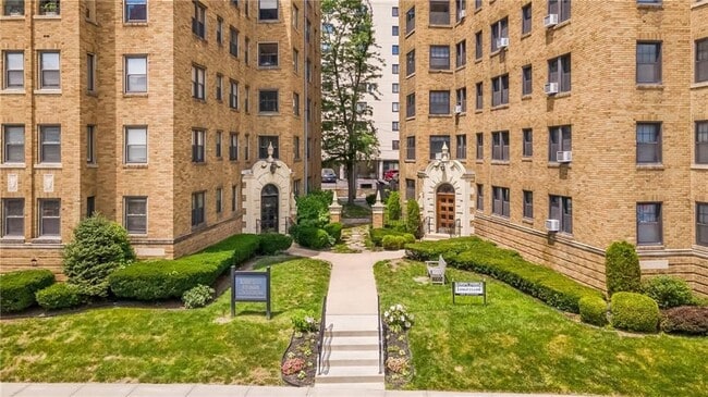 Building Photo - 4804 Jefferson St