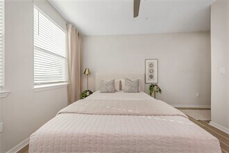 Interior Photo - Everest Largo Apartments