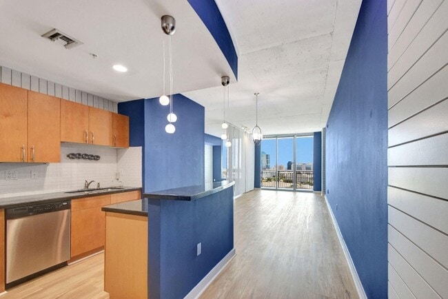 Photo - 300 S Australian Ave Apartment