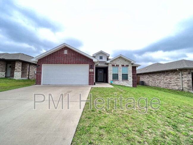 Photo - 6002 NW Meade St House