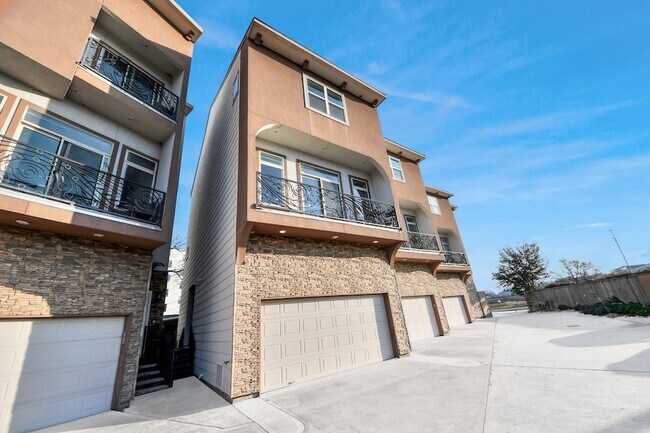 Foto del edificio - 146 Carson Ct