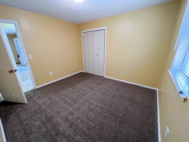 Building Photo - Beautiful 4 Bed 2 Bath Home in Edmond!