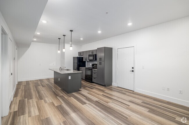 1 dormitorio, 1 baño - 685 pies cuadrados - Sala de estar - South Creekside Apartments Phase 2