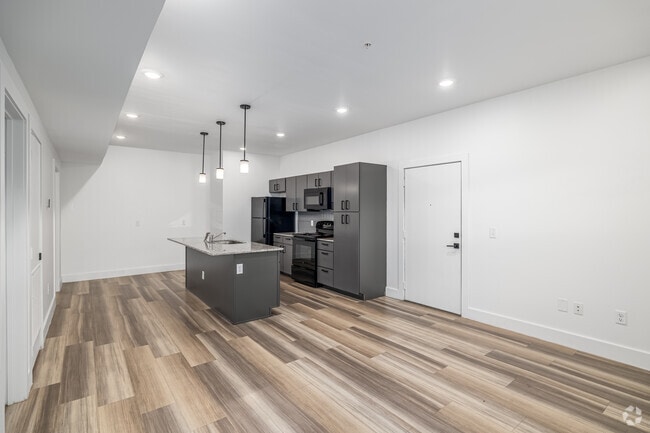 1BR, 1BA - 685SF - Living Room - South Creekside Apartments Phase 2