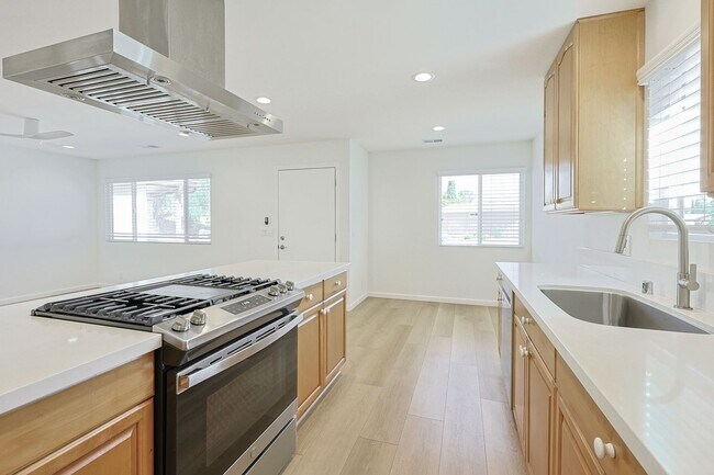 Foto del edificio - Peaceful 3BD/2BA Home in 55+ Community with Yard & Garage