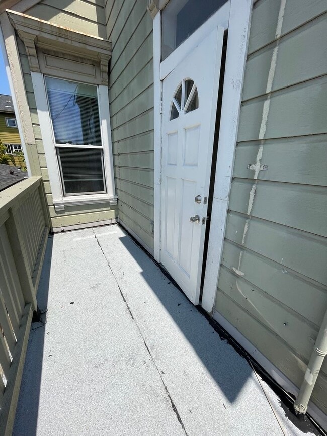 Building Photo - 1526 5th St