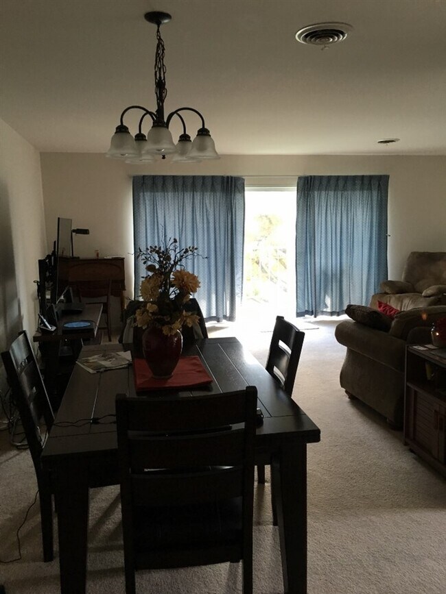 1127 13th St, Huntington, WV 25701 Condo for Rent in Huntington, WV