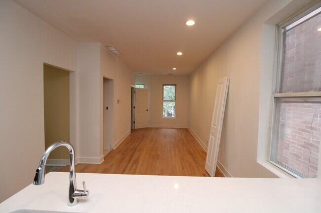 Building Photo - 1544 N Bosworth Ave
