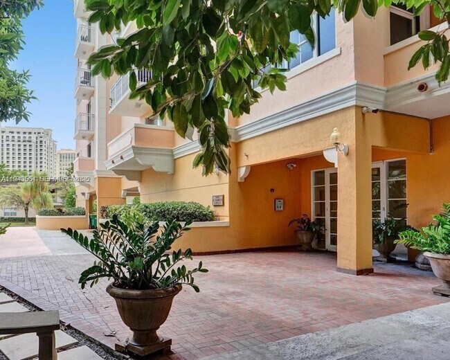 Foto del edificio - 1 Alhambra Cir