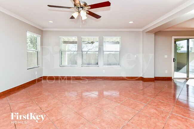 Foto del edificio - 1499 W Beantree Ln
